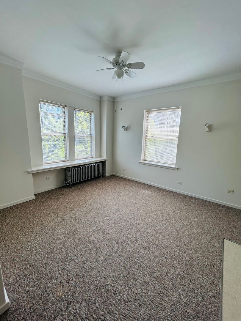 Chicago Apartment: 5734 N Winthrop Ave
