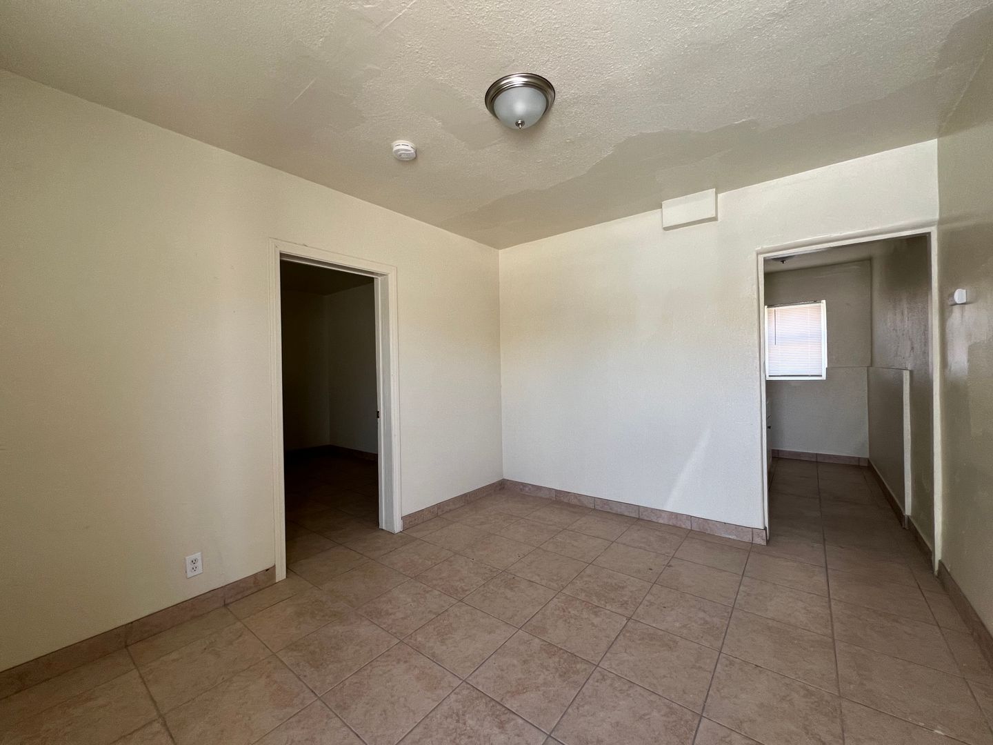 301 N FIRST AVE APT 4, BARSTOW, CA 92311