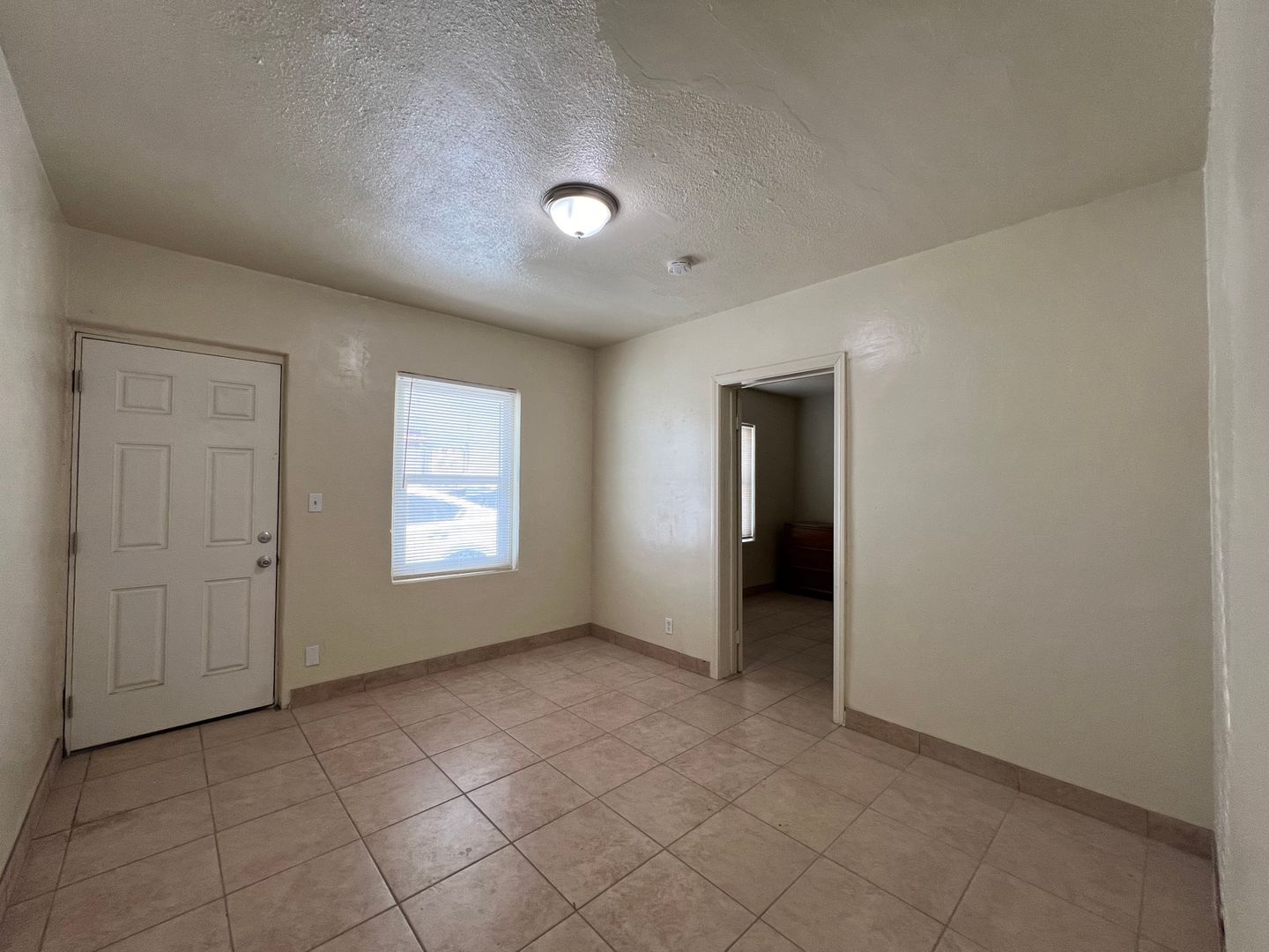 301 N FIRST AVE APT 4, BARSTOW, CA 92311