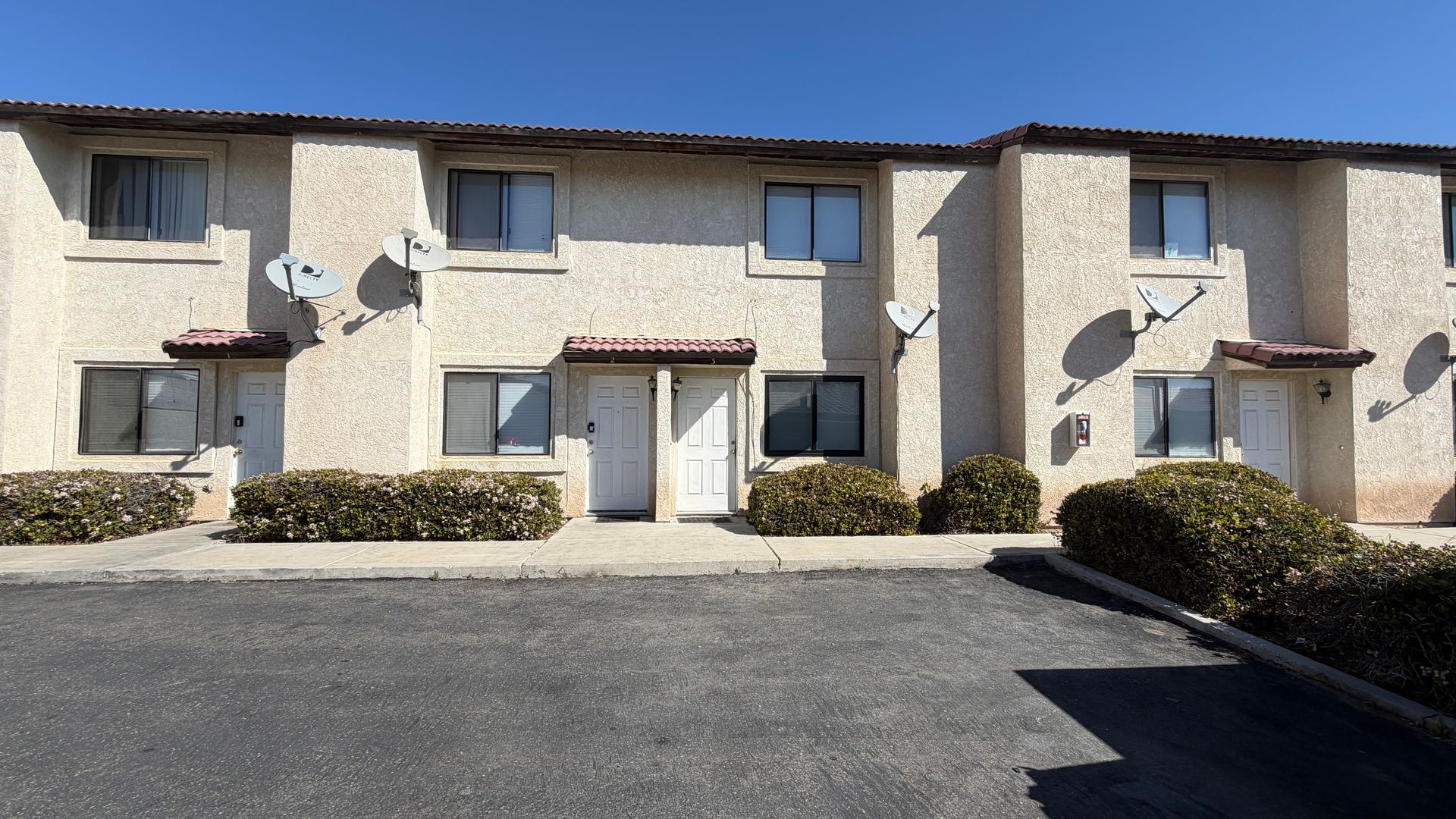 BARSTOW Apartment: 1160 BARSTOW ROAD