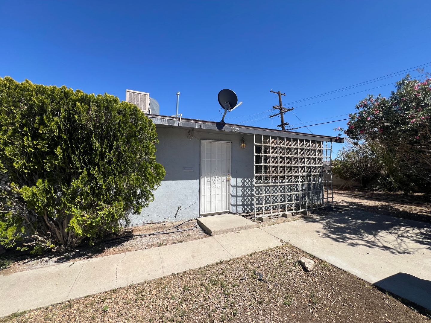 BARSTOW Apartment: 1020-1022 E NAVAJO ST