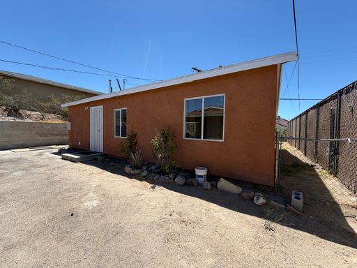 2 Bedroom 1 Bathroom House with Water, Sewer, and Trash Paid – photo 1