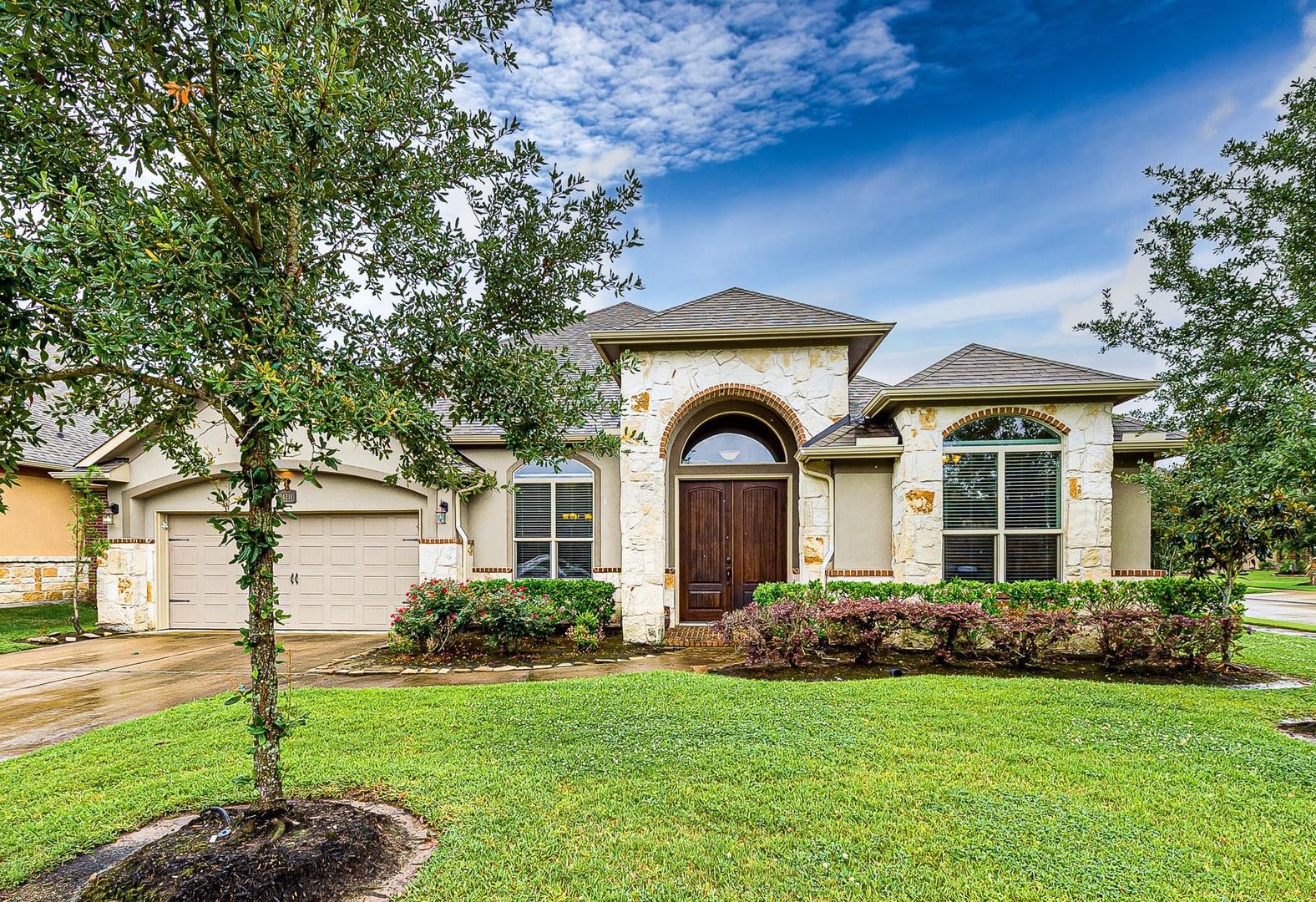 Richmond House: 24211 Olivara Ln