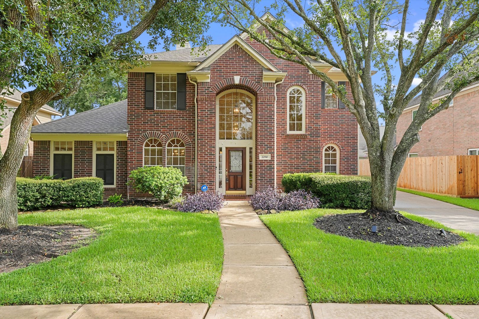 Katy House: 22910 Fairleaf Cir