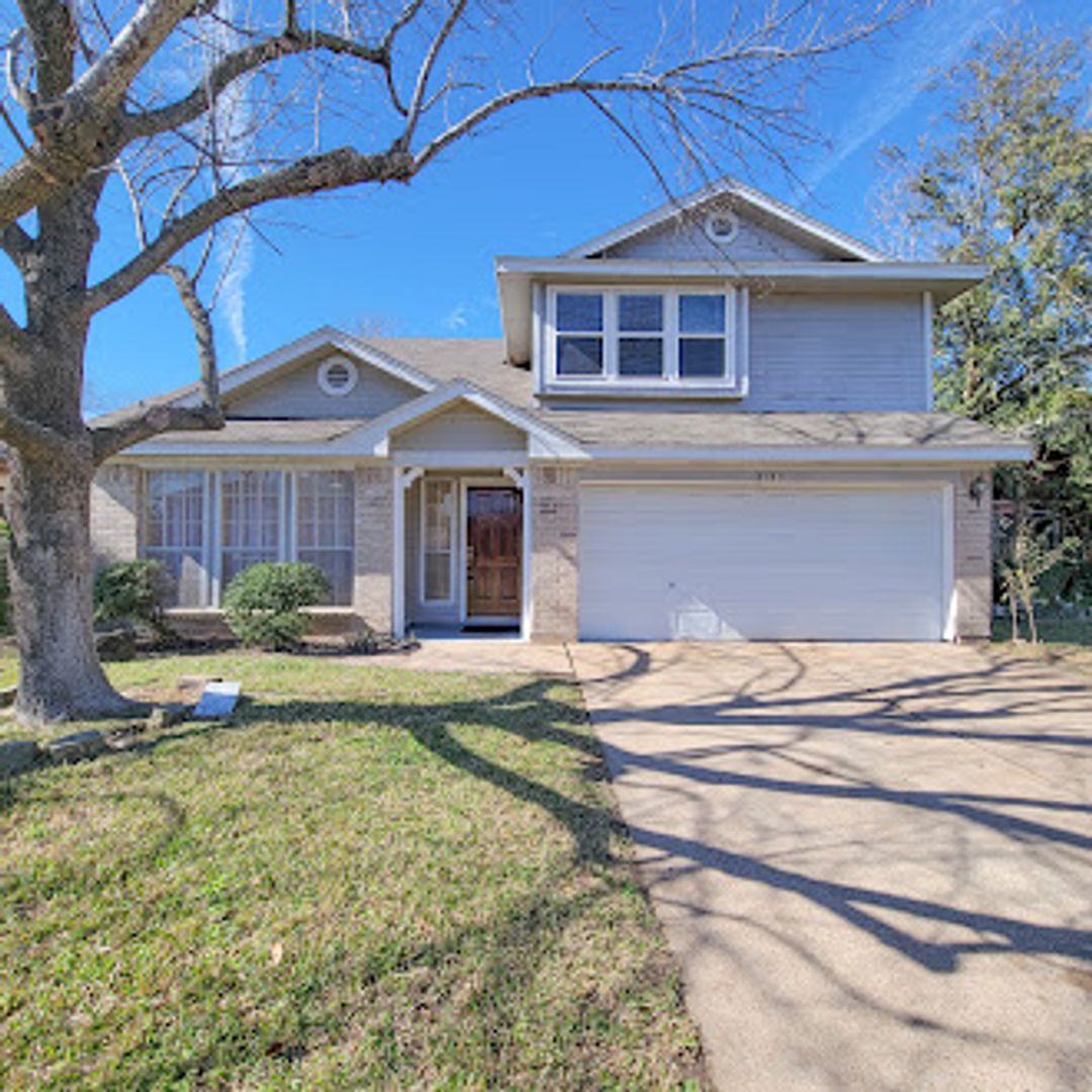 Houston House: 10130 Berry Limb Dr