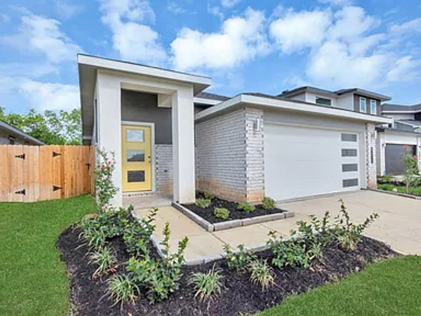 Houston House: 12735 Ermine St