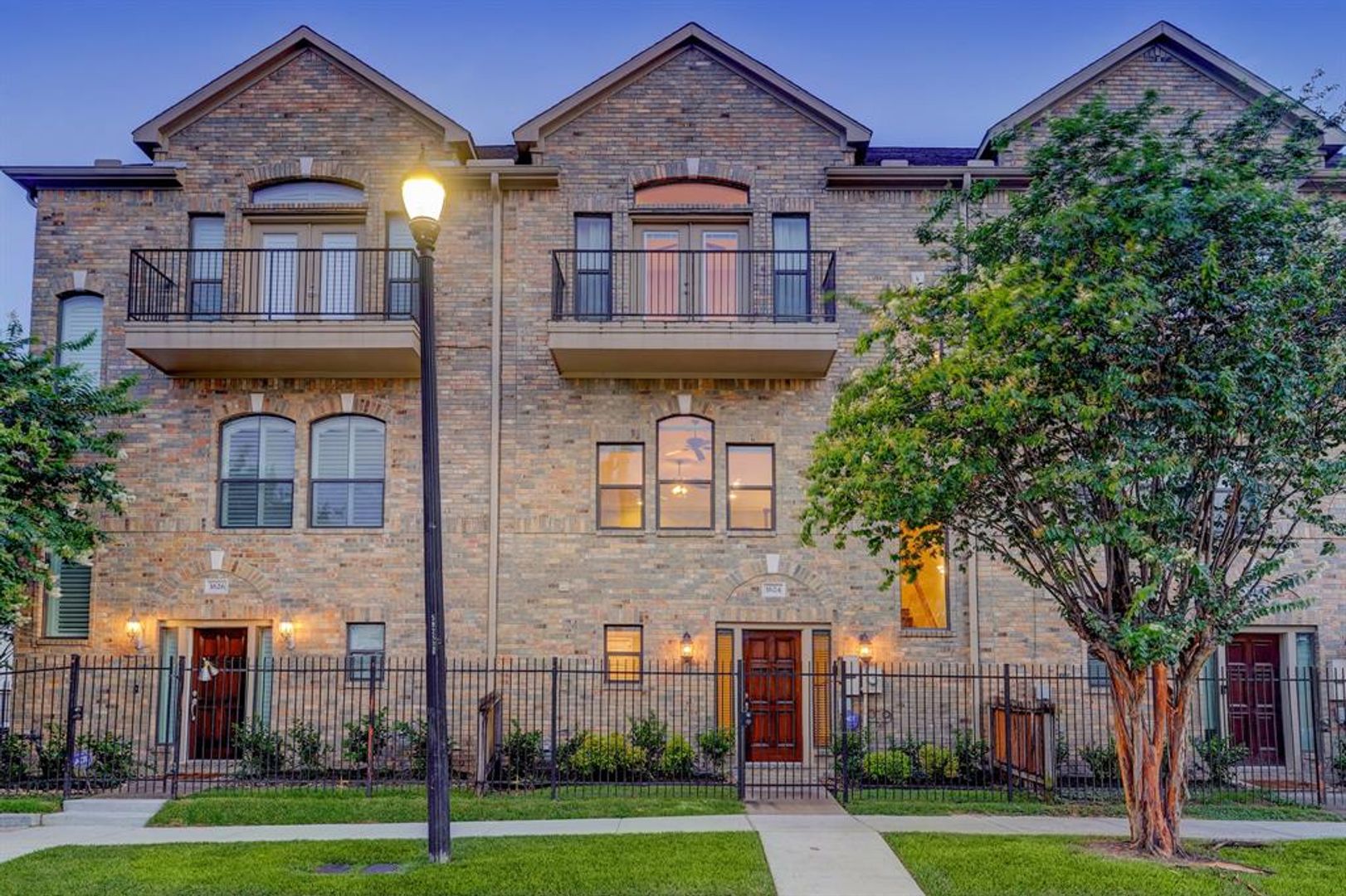 Houston House: 1624 Hadley St