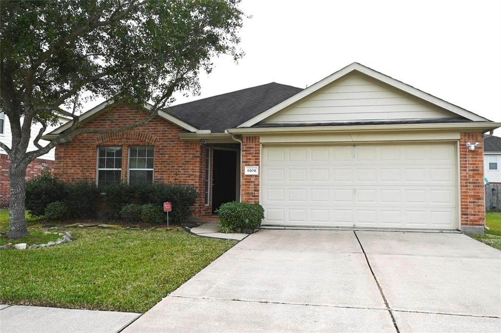 Pearland House: 6104 Promenade Ln