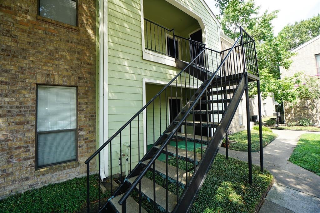 Houston House: 6602 Harbor Town Drive #808