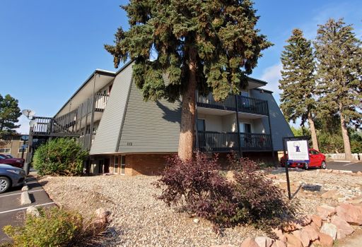 Near Old Town Fort Collins and CSU From this Private 3rd Story 1 Bed/1Bath Apartment – photo 1