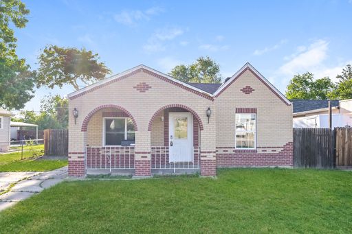 Coming Soon! Charming 3-Bedroom Home in Westwood with Fenced Backyard – photo 1