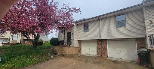 Duplex in the right place and the right price! View it now! – photo 1