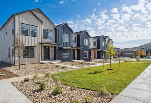 FREE RENT! 8 weeks FREE on 3 bedrooms, Move in NOW! Deposits only $1,000 – photo 1