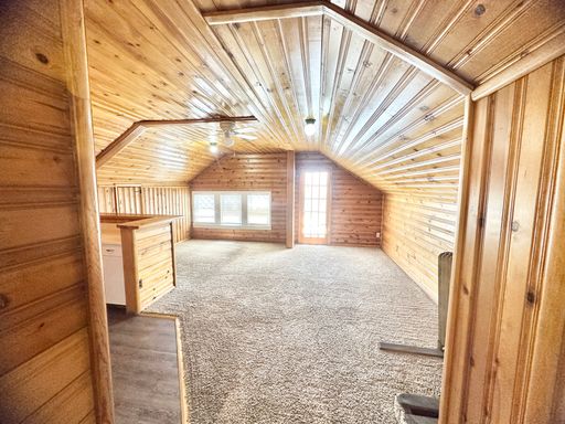 Unique Victorian 3rd Floor 2 Bedroom Apartment with Rooftop deck! – photo 1