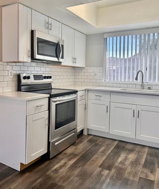 North Phoenix 2 Bedroom | In-Unit Washer & Dryer – photo 1