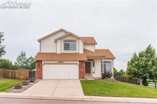 Spacious 3 Bed 3 Bath Located on a Corner Lot in District 20 Schools!! FREE 55" TV IF MOVED IN BY 9/15! – photo 1