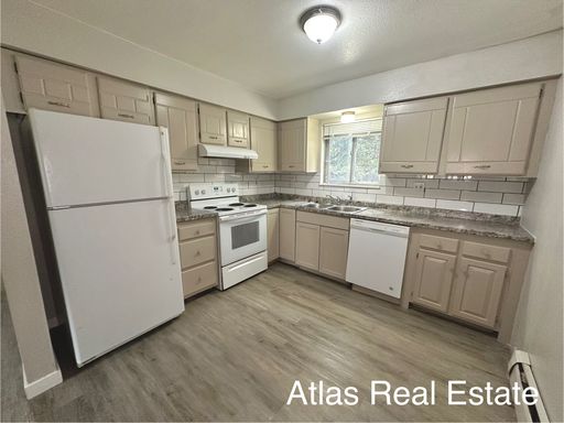 Your New Home Awaits! Apply Today! – photo 1