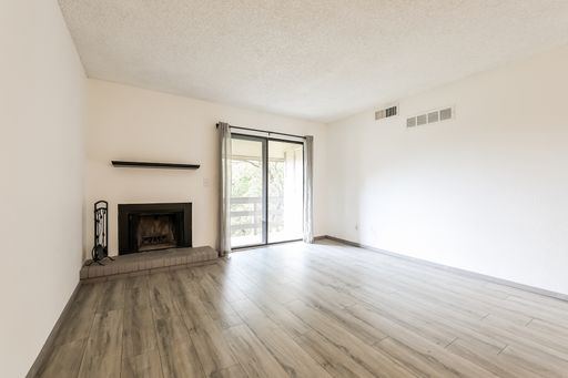 Save $1545!!! Spacious Updated 1 bedroom, 1bathroom home in Lakewood! 1 FREE Month Included – photo 1