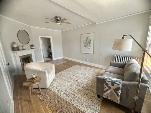 Your New Home Awaits! Charming Victorian 1-Bedroom Apartment in a Prime Location – photo 1