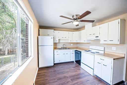 Save $1200! 2 Bedroom 1 Bathroom Unit In The Heart Of Wheat Ridge! Recently Renovated.