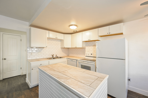 Coming Soon! Charming Littleton Apartment—Three Weeks Free! – photo 1
