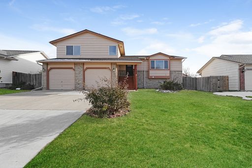 AVAILABLE NOW!! Beautiful 4 Bed 3 Bath Home with Finished Basement! FREE 55” TV IF MOVED IN BY 9/15! – photo 1