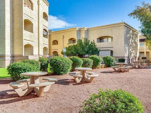 Coming Soon, Spacious One Bedrooom Condo! – photo 1