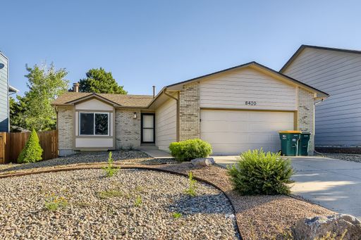 AVAILABLE NOW! || Gorgeous 3 Bed 3 Bath Home with Fenced Yard! FREE 55” TV IF MOVED IN BY 9/15! – photo 1