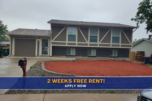 2 WEEKS FREE RENT & FREE 55" TV IF MOVED IN BY 9/15! Charming 4 Bed, 2 Bath Split-Level Home with A/C in Central Aurora! – photo 1