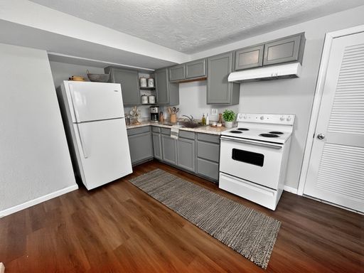 Apply Today and Enjoy 4-Weeks Rent Free with Signed Lease! – photo 1