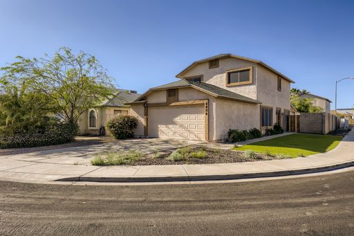 Gorgeous 2 Story 3 Bed / 2.5 Bath in Peoria! Features with Granite Countertops / Low Maintenance Yard / RV Gate! – photo 1