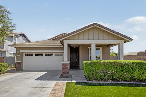 September Special! Receive $300 OFF First Month's Rent - Beautiful Home with 5 Bedrooms & 3 Bathrooms – photo 1