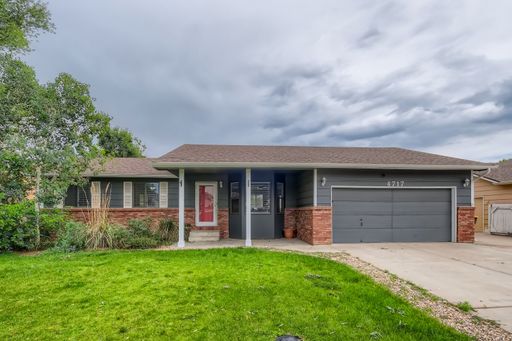 AVAILABLE SEPTEMBER 11th!! Pet Friendly!! Updated 4 Bed/3 Bath House w/ Finished Basement in Beautiful Neighborhood! – photo 1
