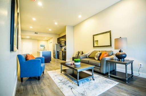 Top Floor Updated 2 Bed 2 Bath Apartment in Jefferson Park w/ 3rd Flex Room. Large Living Room, Reserved Covered Parking, 2 Private Walkouts! Cant Miss Location and Mountain Views! – photo 1
