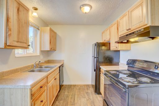 Spacious Townhome Living in the Heart of Lakewood – photo 1