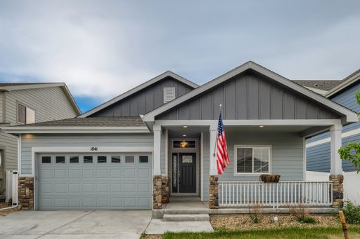 Beautiful 5 Bed/3 Bath House w/ Finished Basement in Beautiful Windsor Neighborhood!