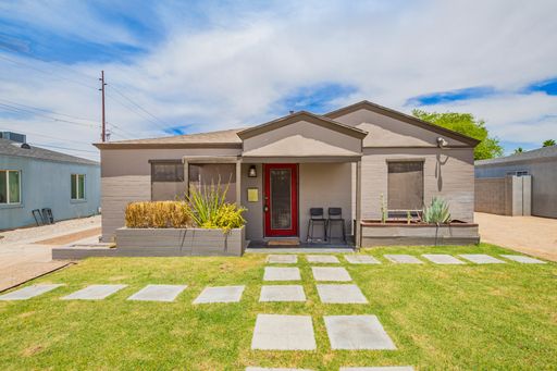 SUMMER SPECIAL $500 OFF First Month's Rent! Classic Mid-Century Style with a Modern Twist – photo 1