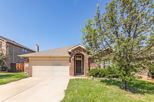 Beautiful 4-Bedroom Home with Waterfront Views in Cross Oak Ranch! – photo 1