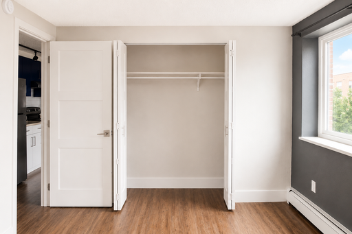 ***FIVE WEEKS FREE!*** Modern 1 Bedroom Apartment in Denver | Renovated Homes Near City Park – photo 1
