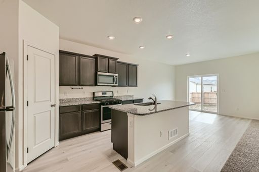 TWO WEEKS FREE Bright 3bd/2ba Ranch In Desirable Hidden Valley Neighborhood