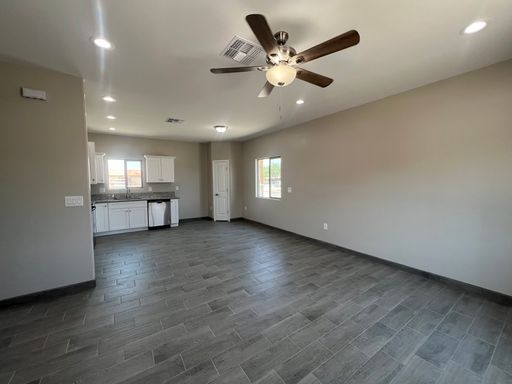 New Duplex - 3 bedroom 2 bathroom – photo 1