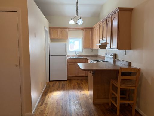 Listing photo thumbnail