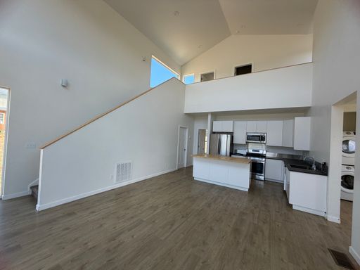 Listing photo thumbnail