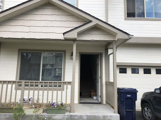 Listing photo thumbnail