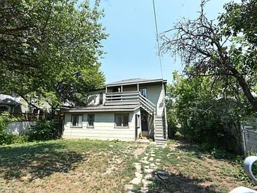 Listing photo thumbnail