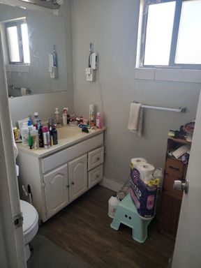 Listing photo thumbnail