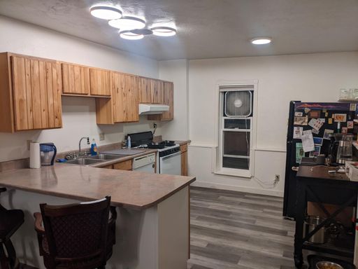 Listing photo thumbnail