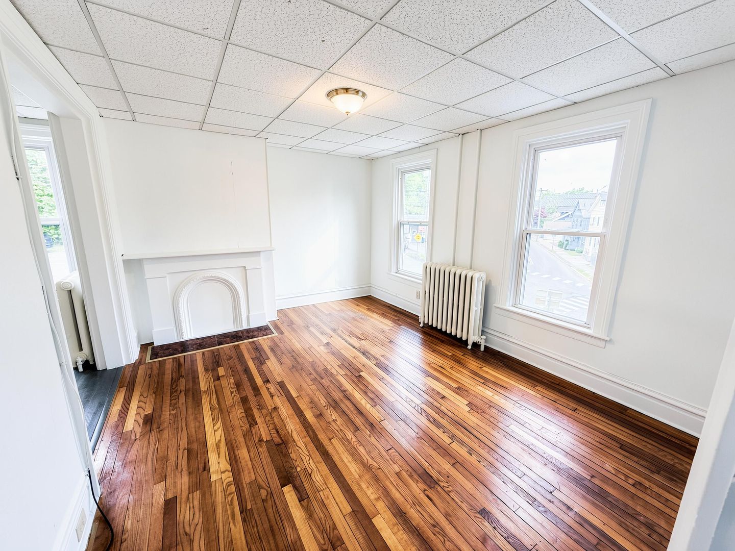 Hudson Apartment: 834 Warren Street