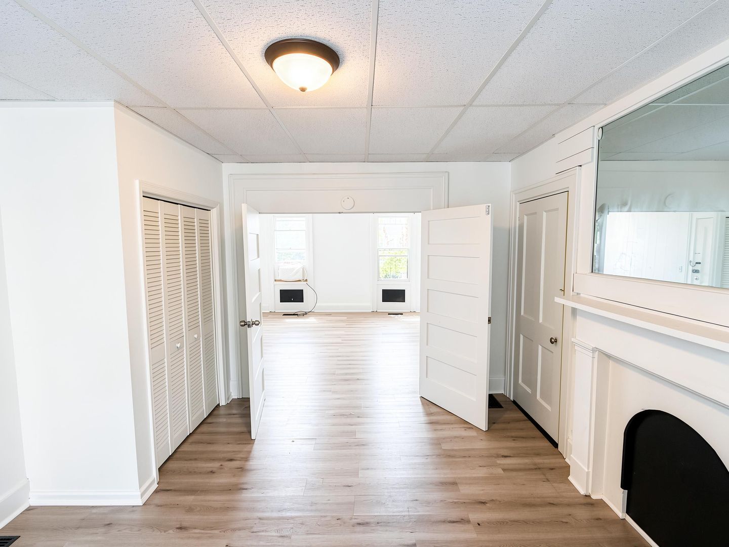 Kingston Apartment: 220 Wall Street