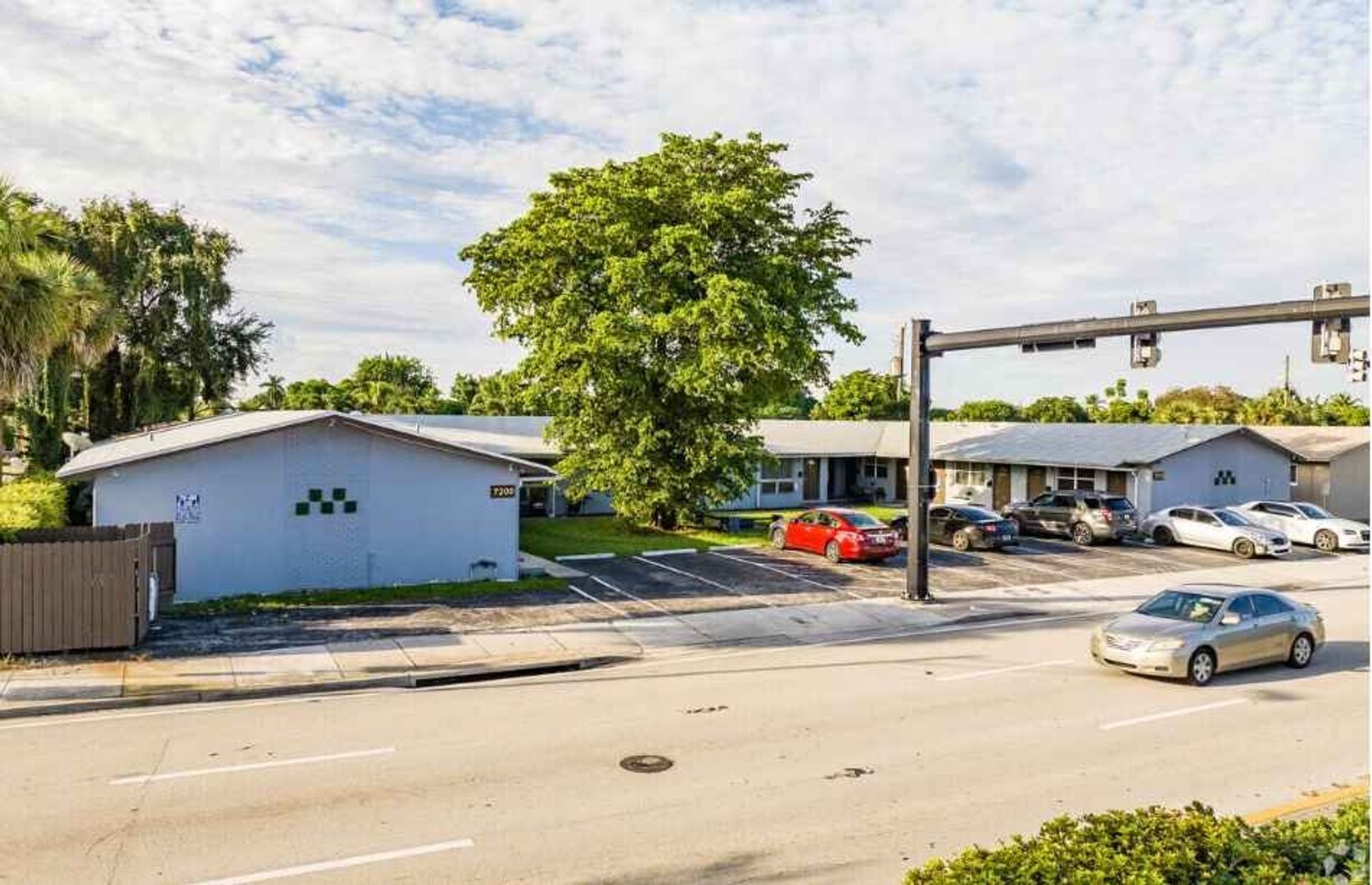 Miramar Apartment: 7200 Pembroke Road